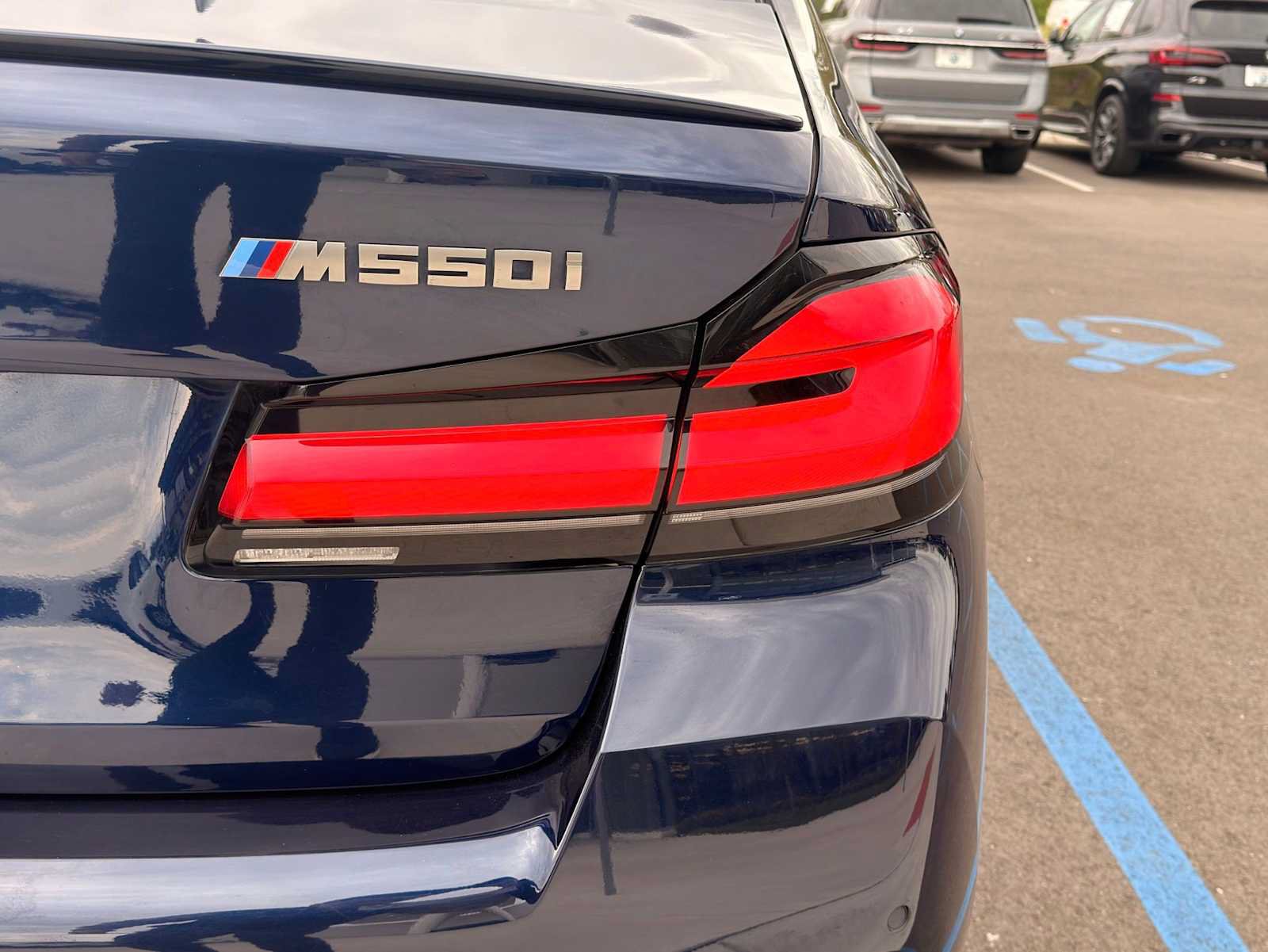 Used 2022 BMW M550i xDrive AWD/4WD image 8