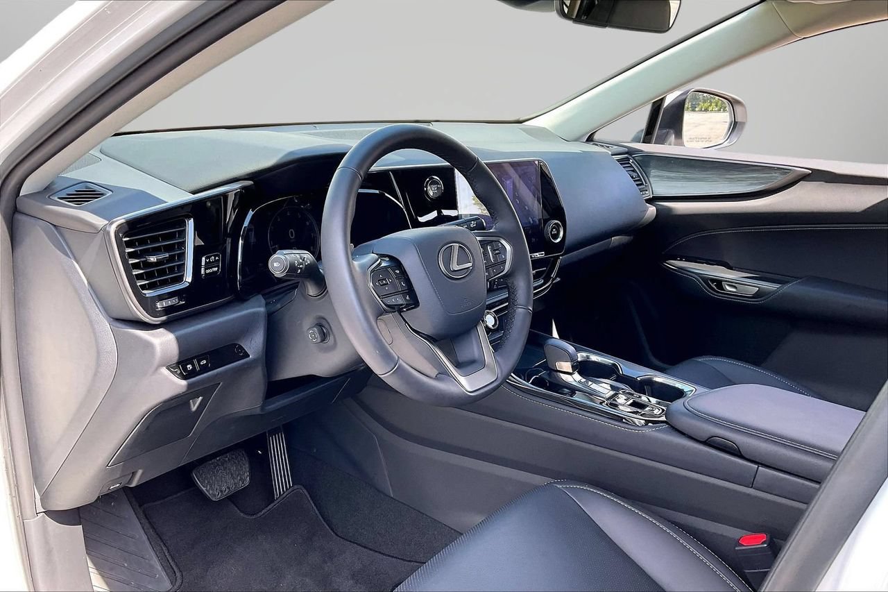 Used 2025 Lexus NX 250 FWD w/ Towing Package (2000 Lbs) image 20