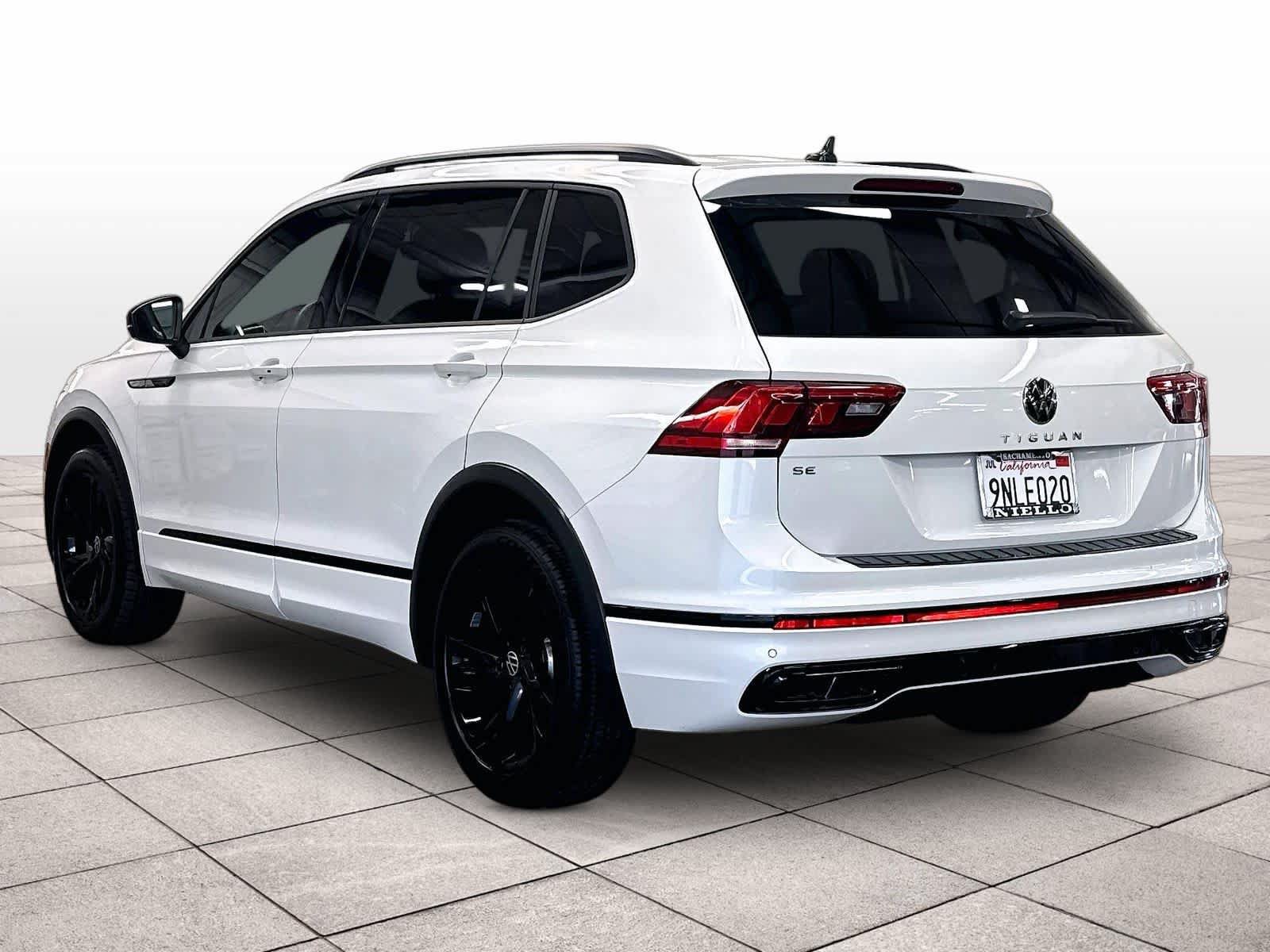 Used 2024 Volkswagen Tiguan SE R-Line FWD image 7