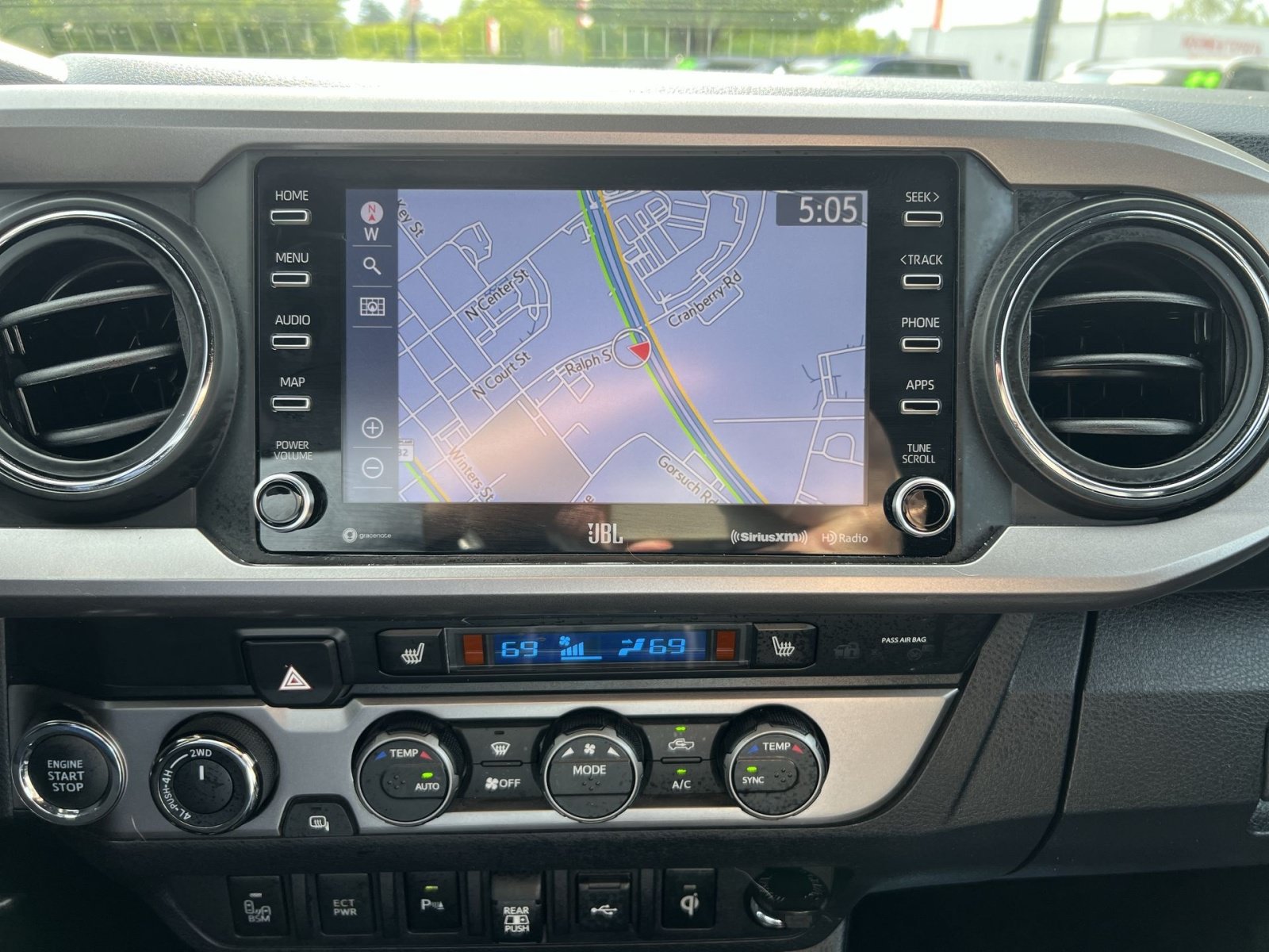 Used 2021 Toyota Tacoma Limited AWD/4WD image 20