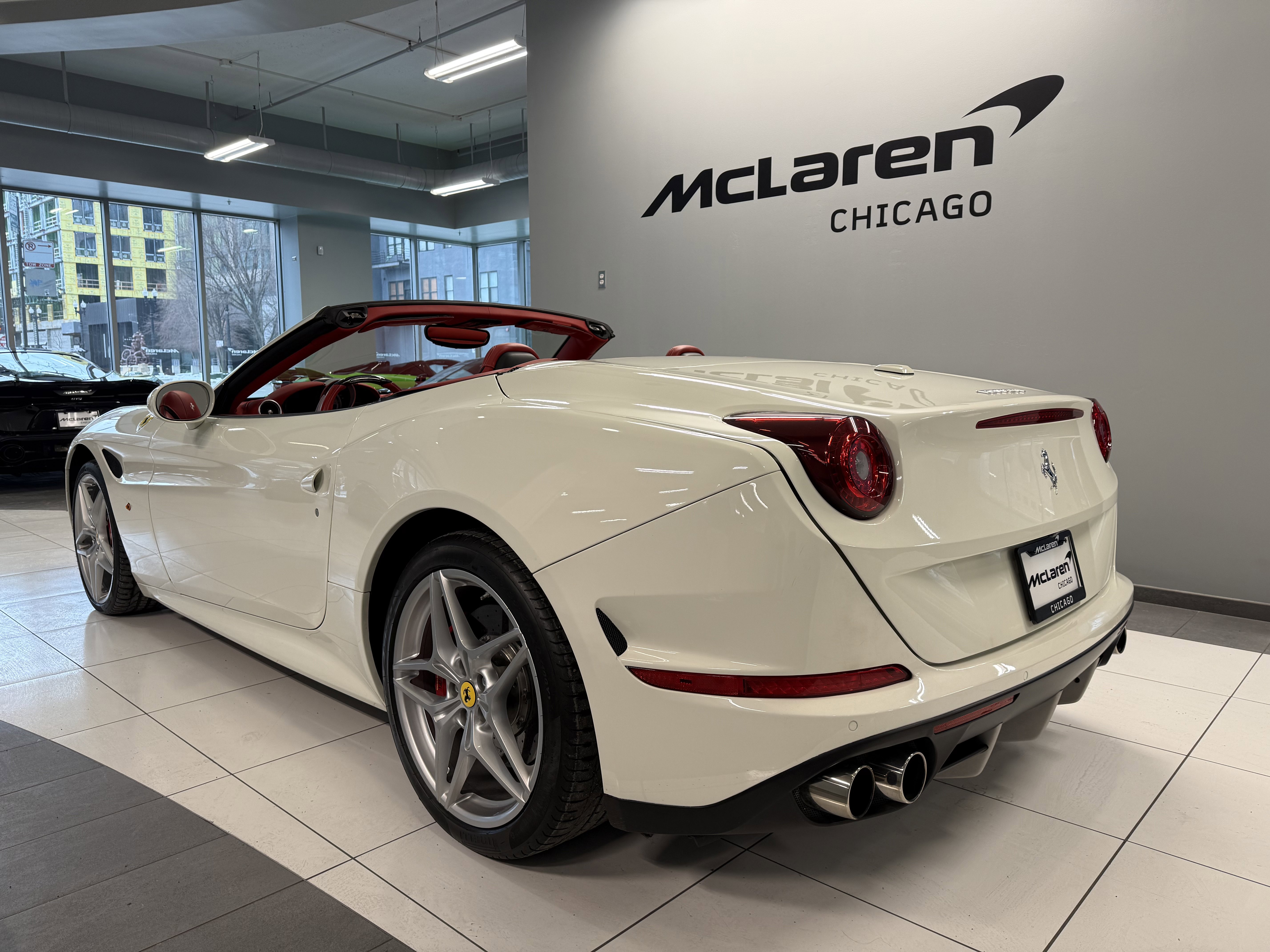 Used 2017 Ferrari California T image 16