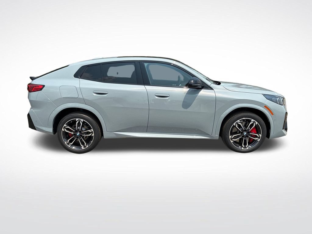 New 2026 BMW X2 xDrive28i w/ Technology Package AWD/4WD image 2