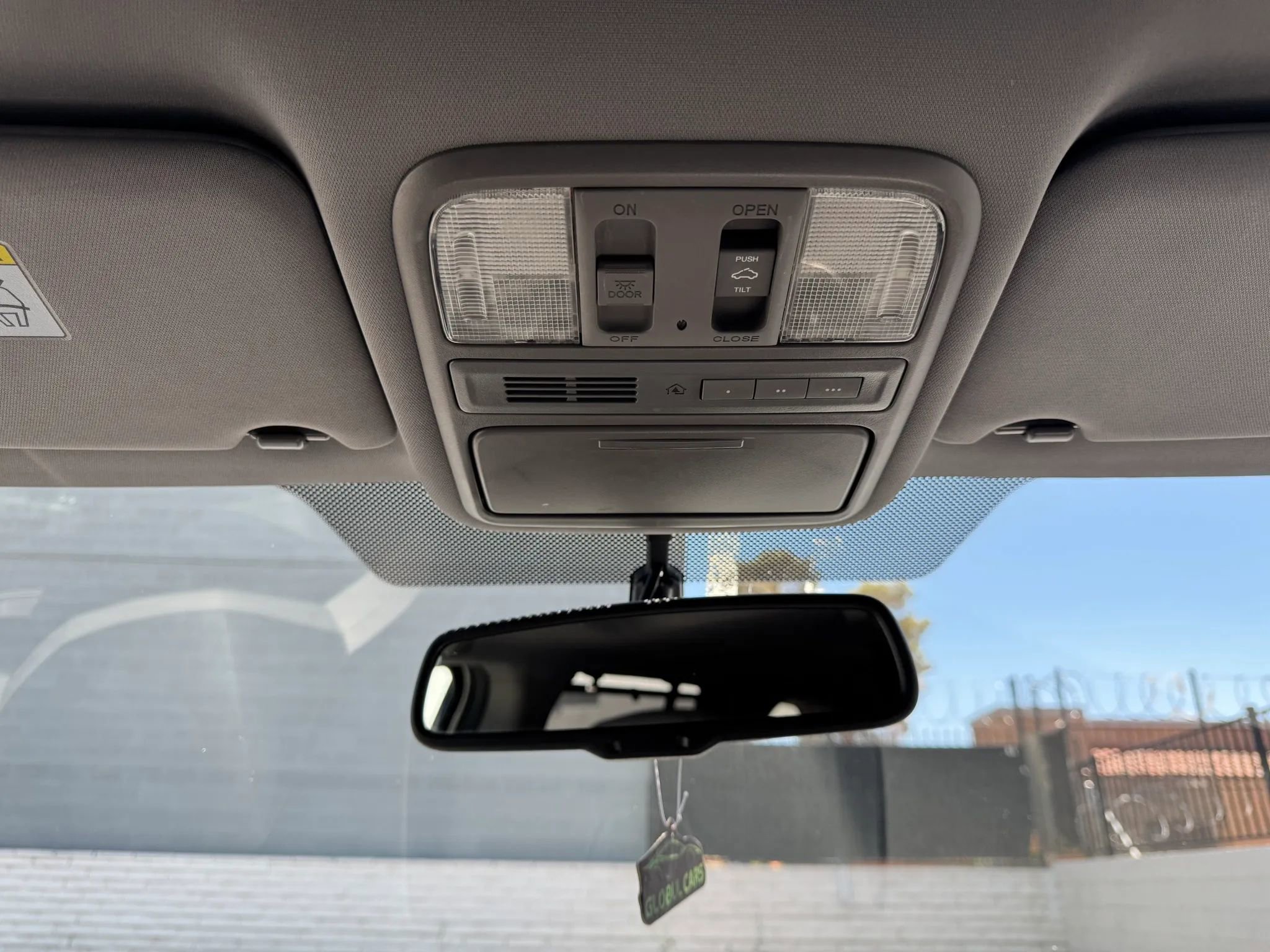 Used 2015 Honda Pilot Touring image 31