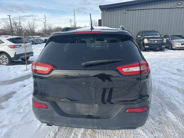 Used 2015 Jeep Cherokee Latitude w/ Cold Weather Group image 4