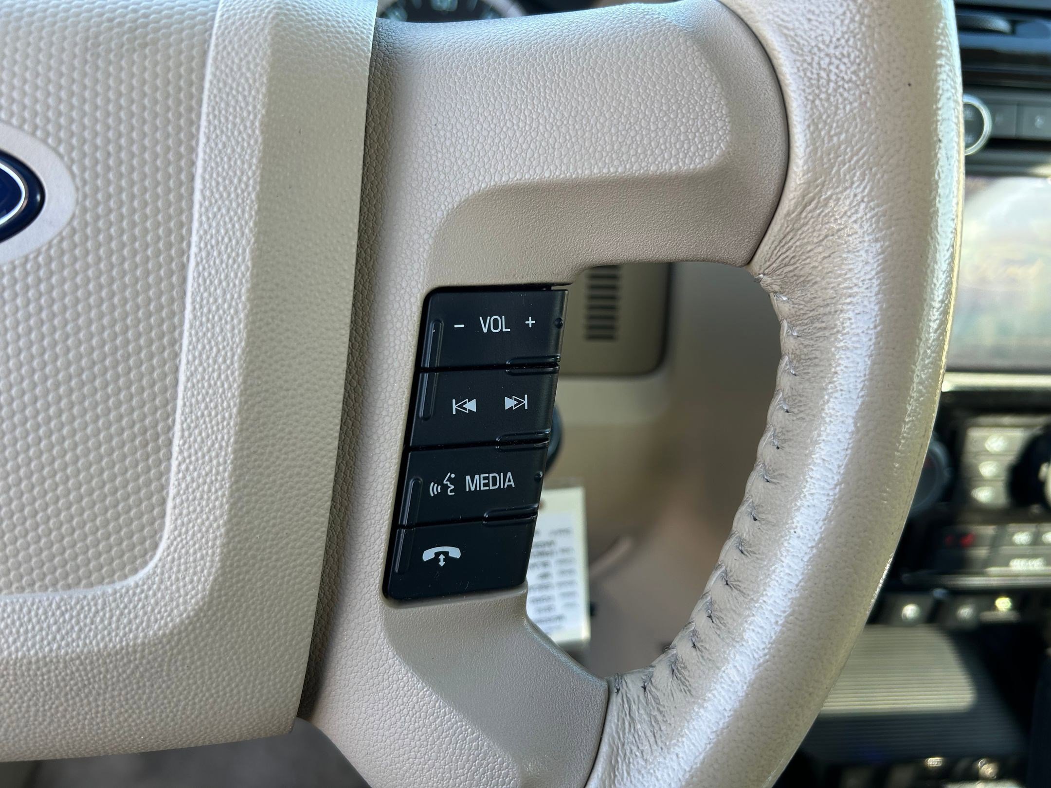 Used 2010 Ford Escape Limited image 13