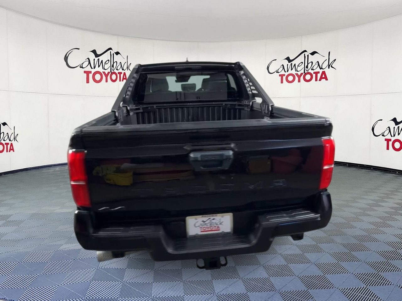 Used 2025 Toyota Tacoma SR5 AWD/4WD image 3