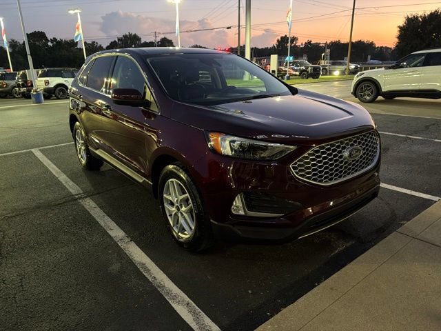 Used 2024 Ford Edge SEL w/ Convenience Package AWD/4WD image 3