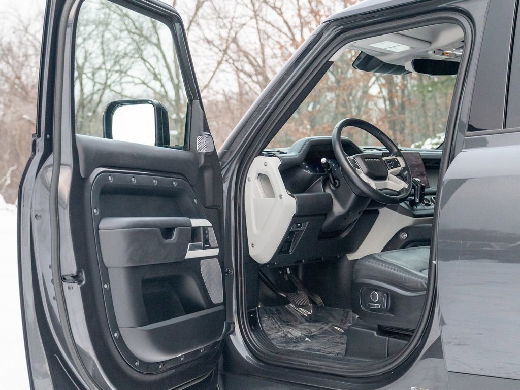 Certified 2023 Land Rover Defender 130 SE image 11