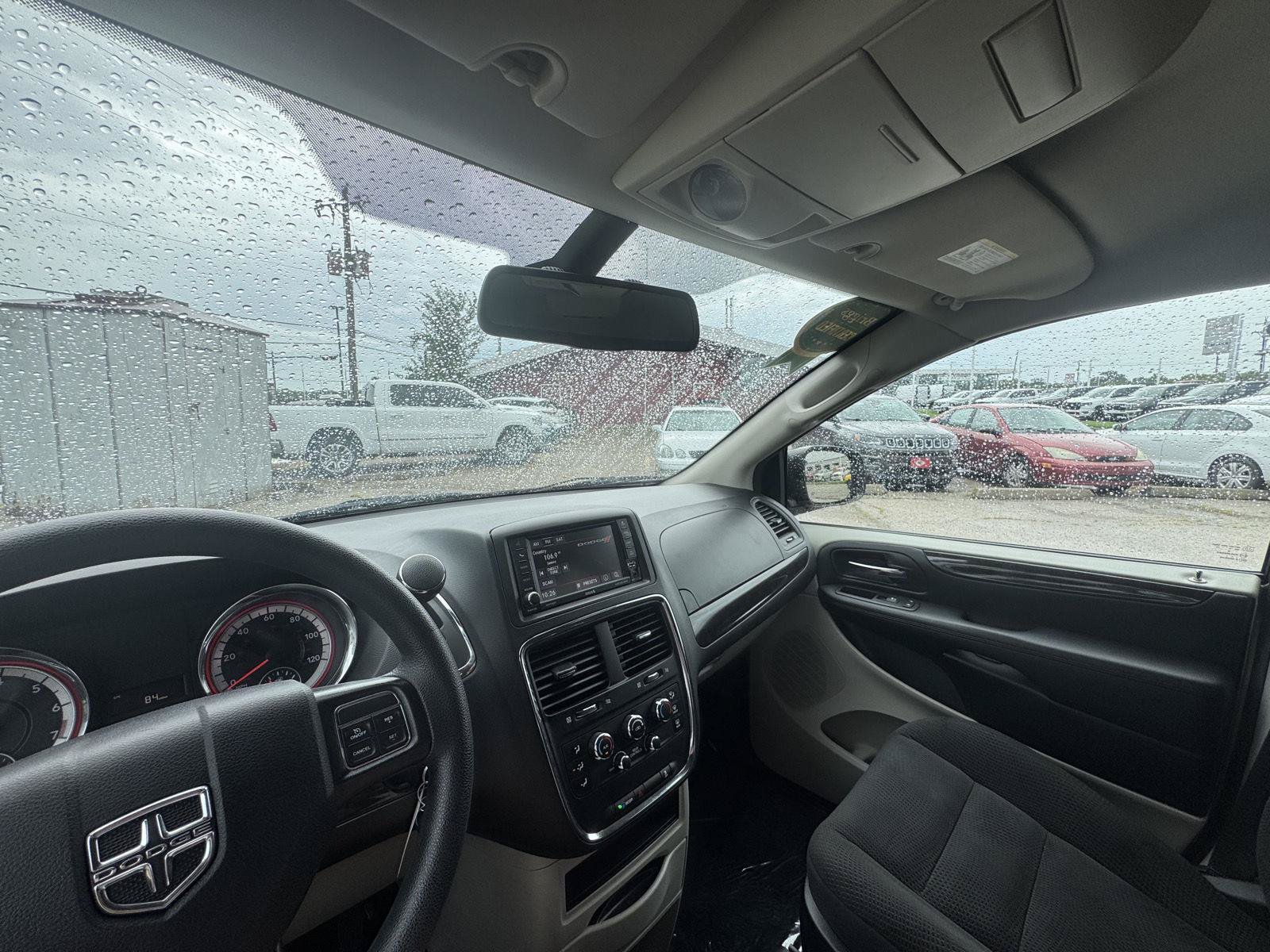 Used 2019 Dodge Grand Caravan SE w/ UConnect Hands-Free Group FWD image 23