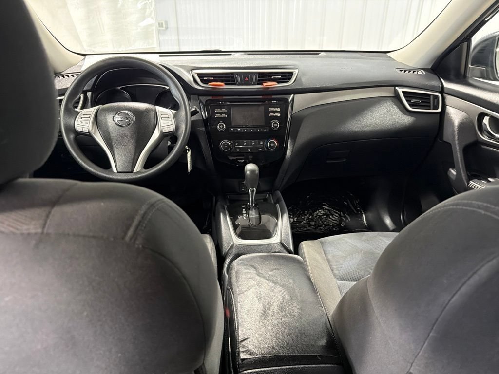 Used 2016 Nissan Rogue S w/ Appearance Package AWD/4WD image 3