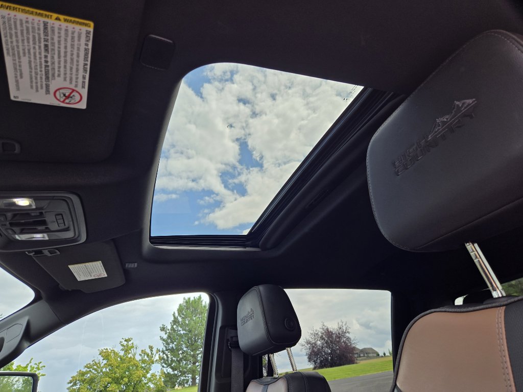 Used 2023 Chevrolet Silverado 3500 High Country w/ Technology Package image 17