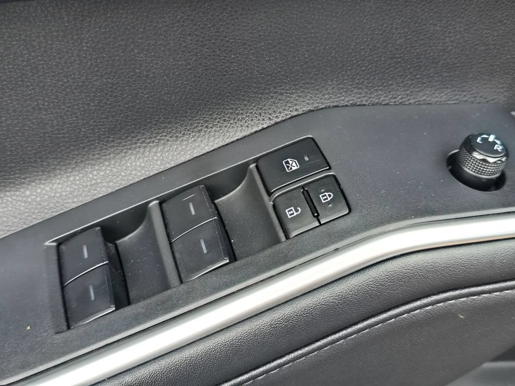 Used 2024 Toyota Highlander XLE AWD/4WD image 20
