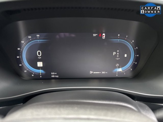 Used 2025 Volvo XC40 B5 Plus image 16