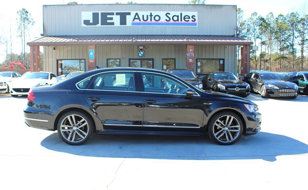 Used 2017 Volkswagen Passat 1.8T R-Line FWD image 8
