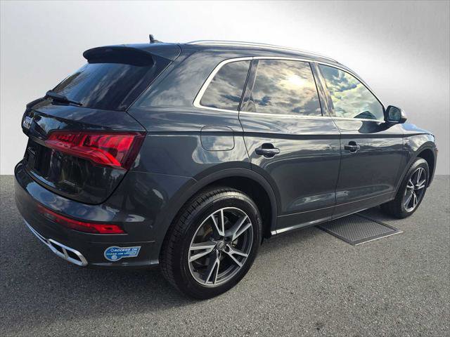 Used 2020 Audi Q5 e Premium Plus w/ Premium Plus Package image 3
