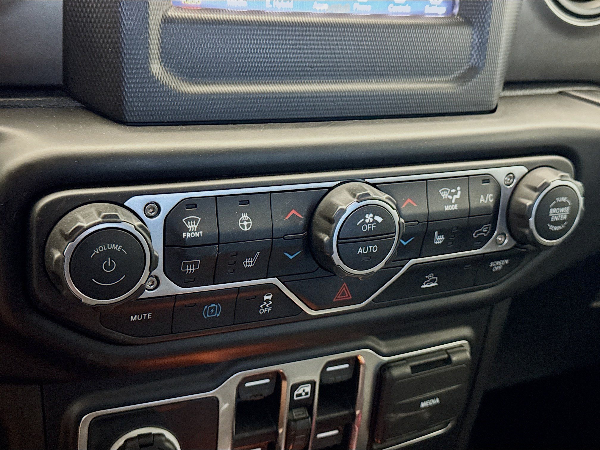 Used 2023 Jeep Wrangler Unlimited w/ Cold Weather Group AWD/4WD image 12