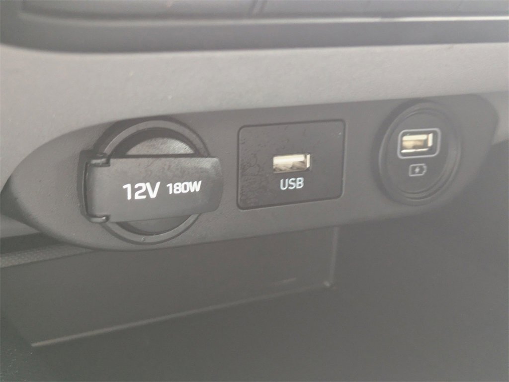 Used 2023 Hyundai Elantra SE w/ Cargo Package image 19