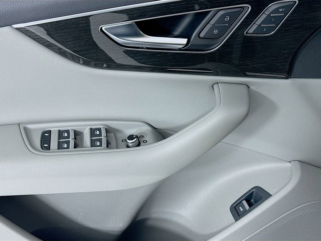 Used 2020 Audi Q7 2.0T Premium Plus w/ Premium Plus Package image 11