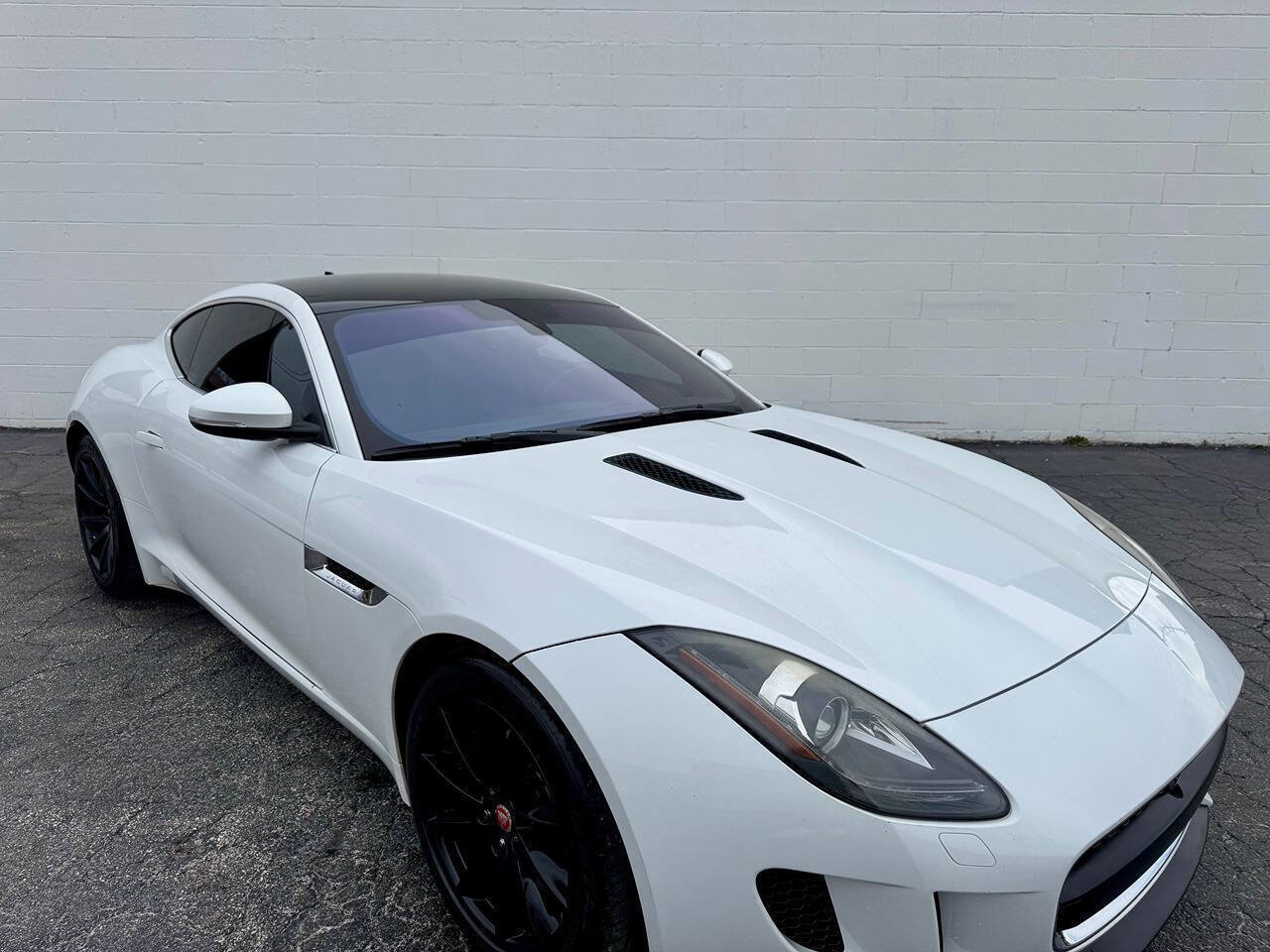 Used 2017 Jaguar F-TYPE Premium 2dr Coupe 8A image 11