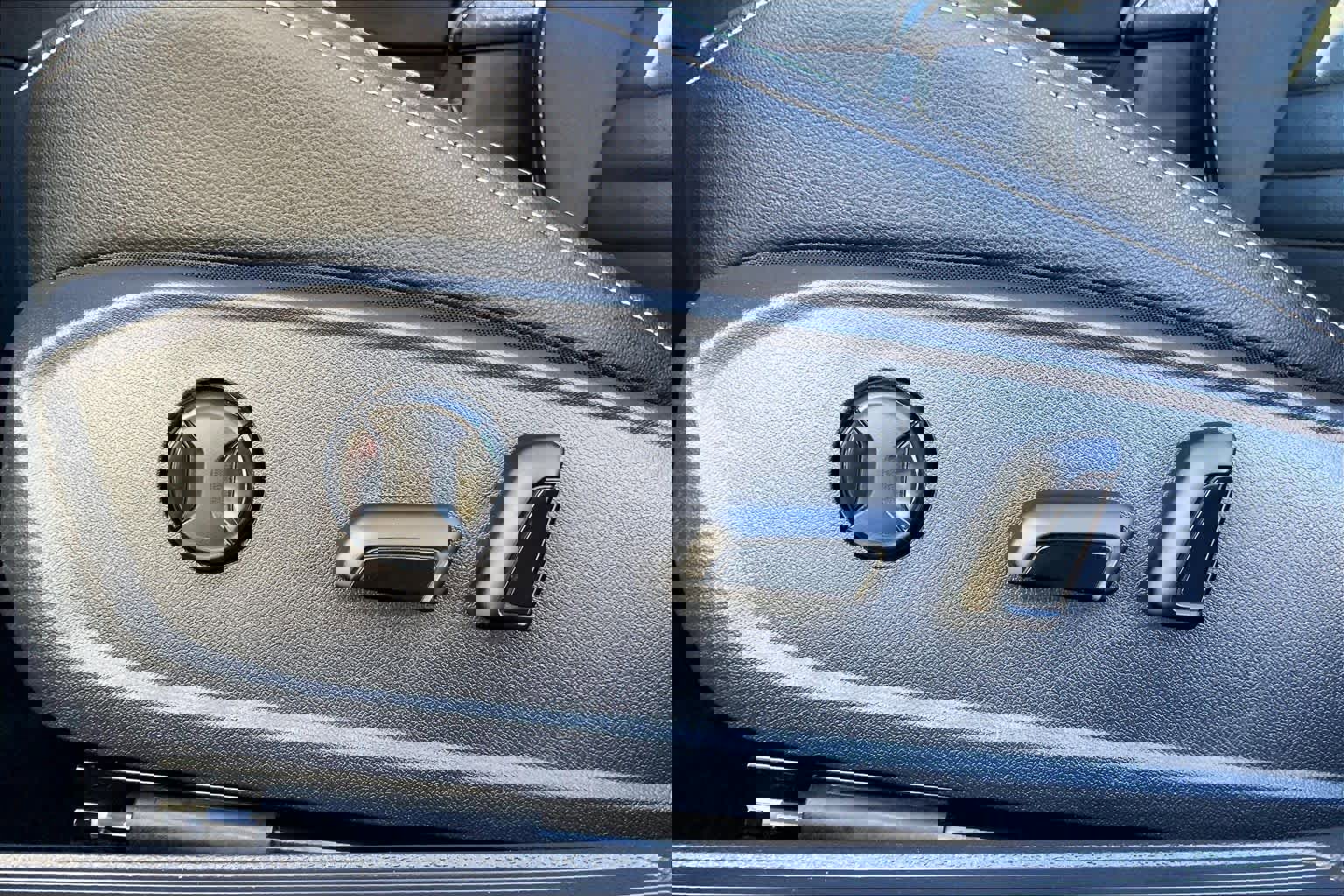 Used 2024 Volkswagen Jetta SE image 35