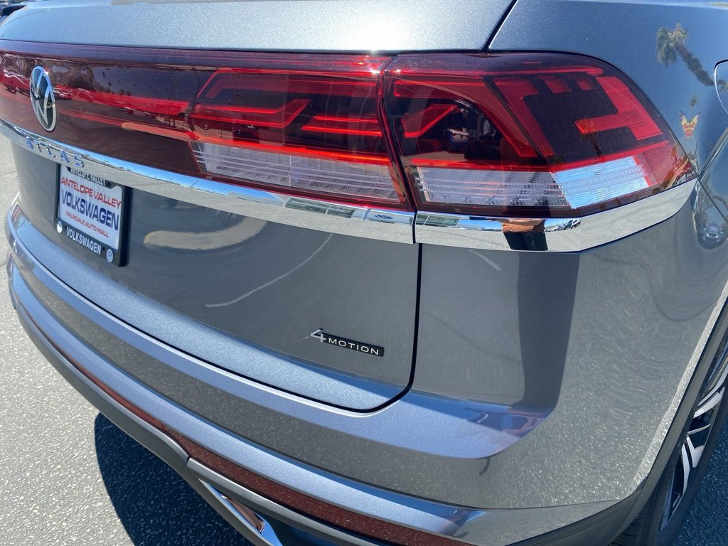 New 2025 Volkswagen Atlas Cross Sport SE image 12