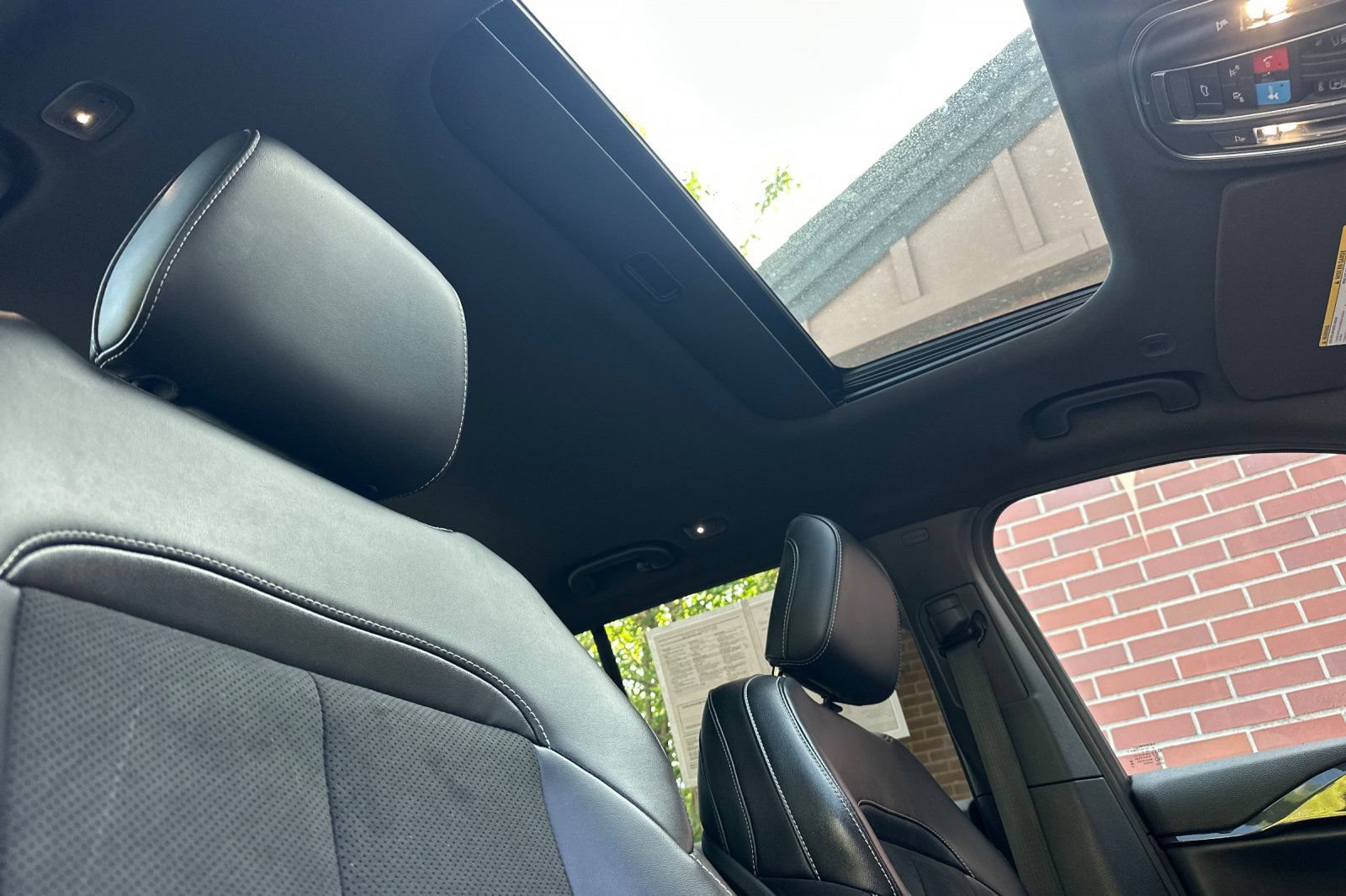 Used 2023 Jeep Grand Cherokee Altitude AWD/4WD image 21