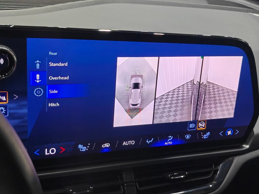 Used 2024 Chevrolet Equinox EV RS FWD image 51