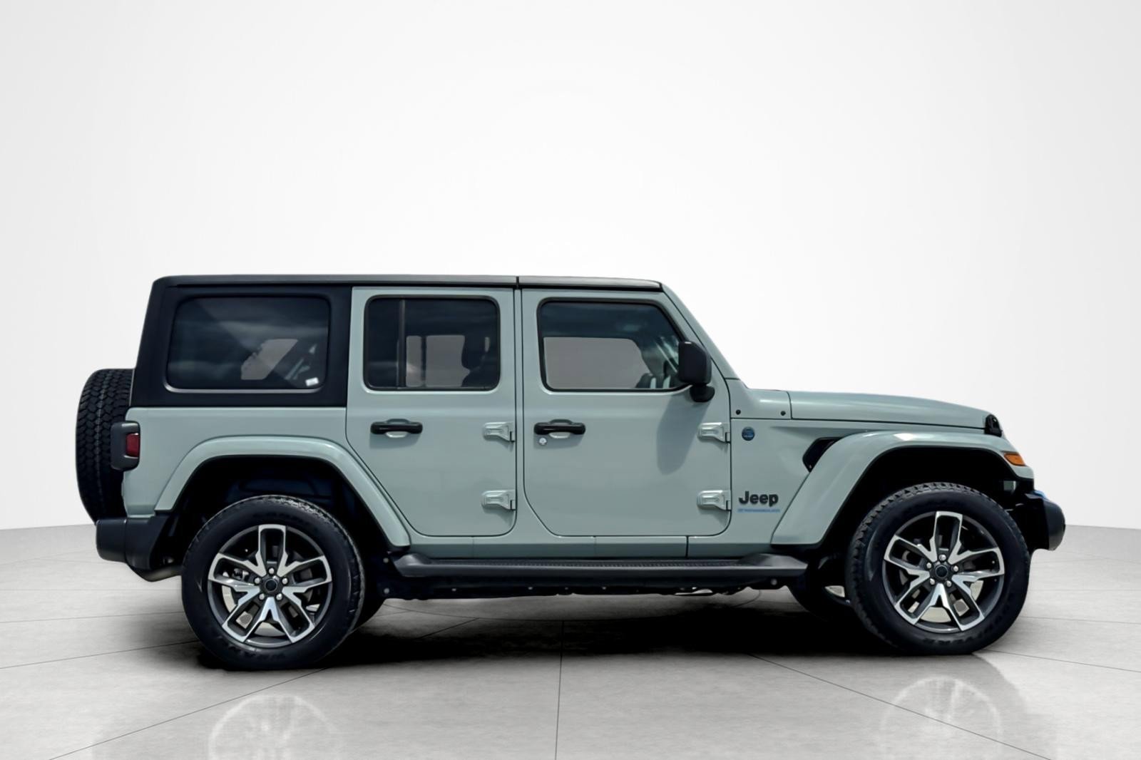 Used 2024 Jeep Wrangler Unlimited w/ Technology Group AWD/4WD image 6