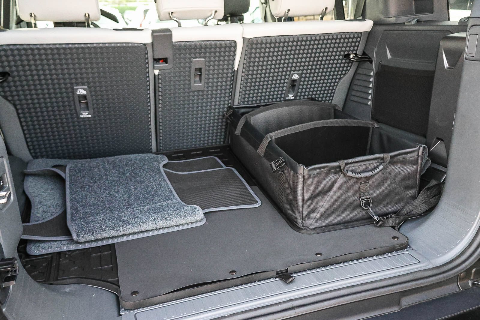 New 2026 Land Rover Defender 110 X-Dynamic SE AWD/4WD image 27