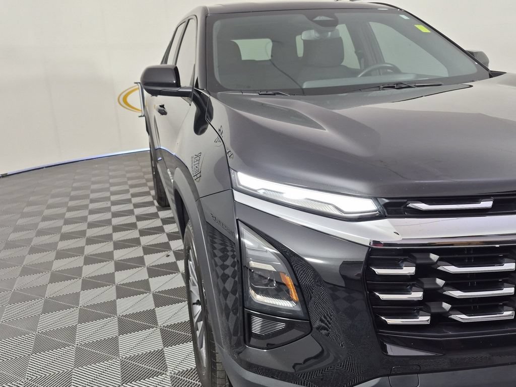 Certified 2025 Chevrolet Equinox LT FWD image 11