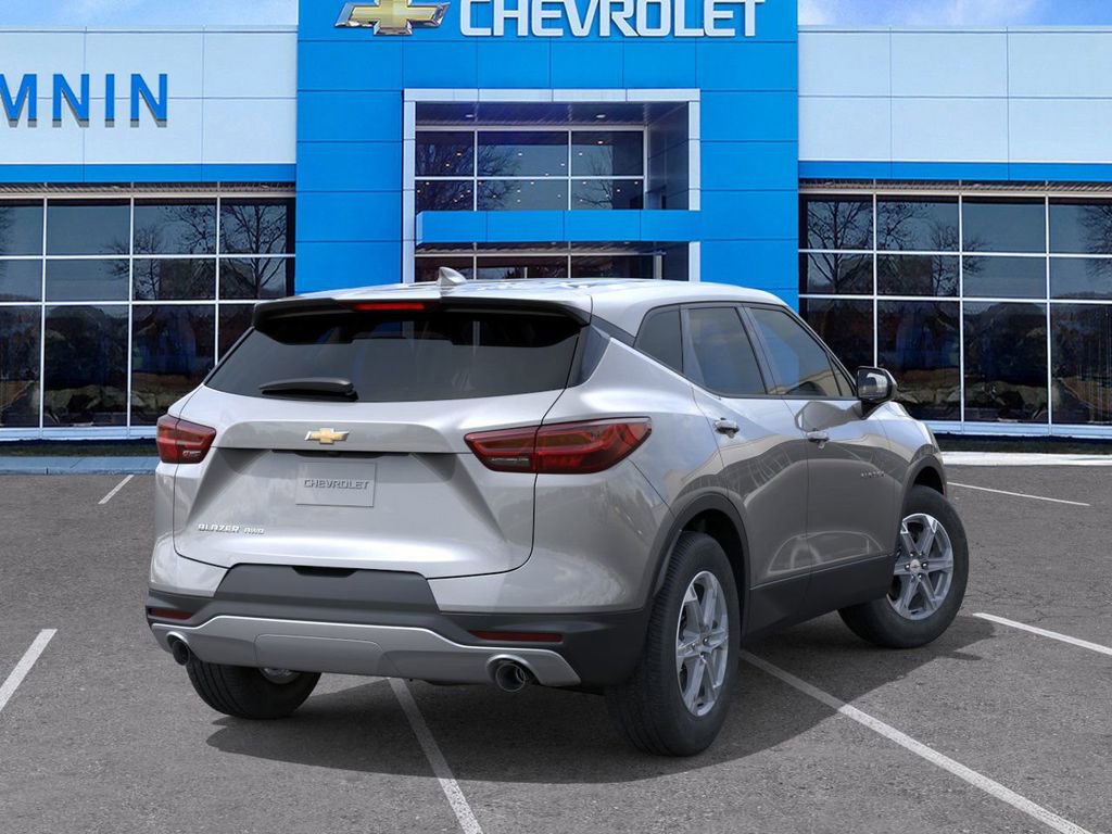 New 2025 Chevrolet Blazer LT image 4