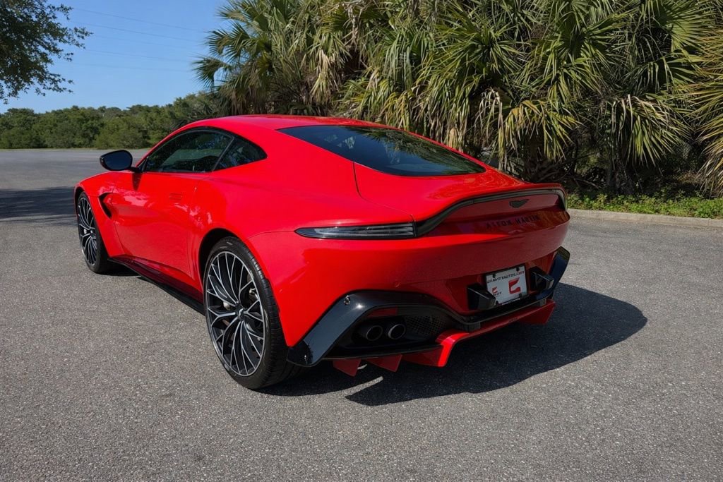 Used 2022 Aston Martin V8 Vantage Coupe RWD image 5