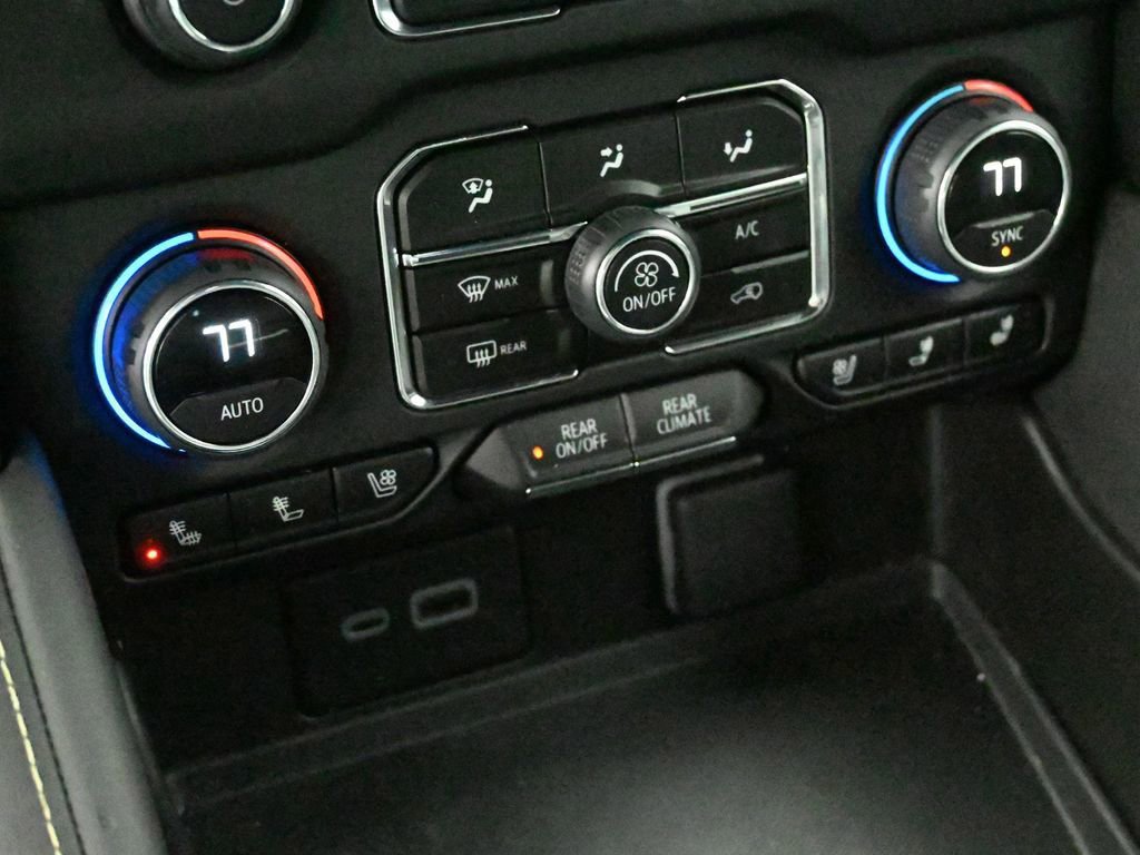 Used 2024 Chevrolet Suburban Premier image 30