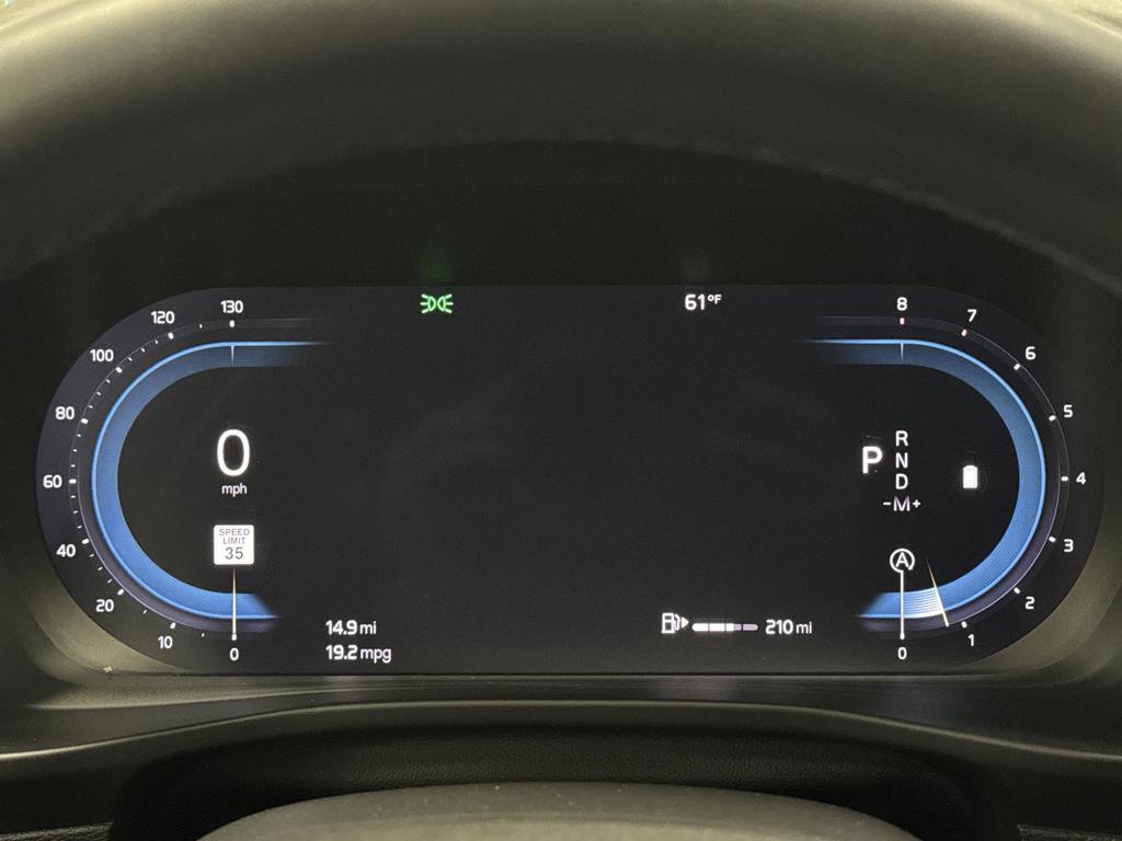 Used 2024 Volvo XC40 B5 Plus w/ Climate Package image 18