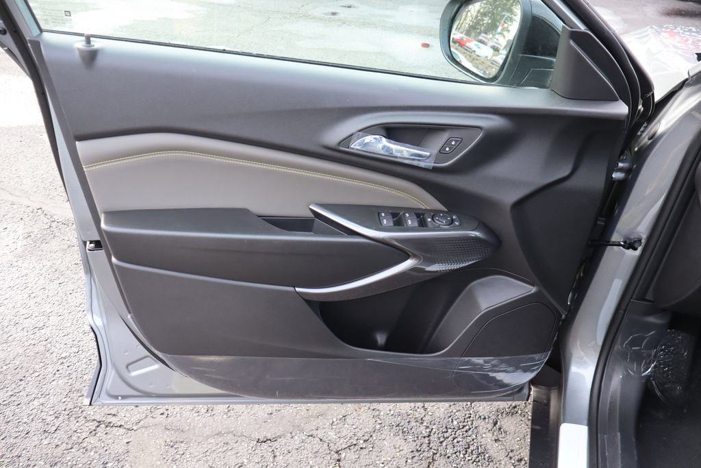 New 2026 Chevrolet Trax ACTIV FWD image 4
