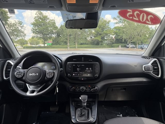 Certified 2025 Kia Soul LX w/ LX Technology Package FWD image 37
