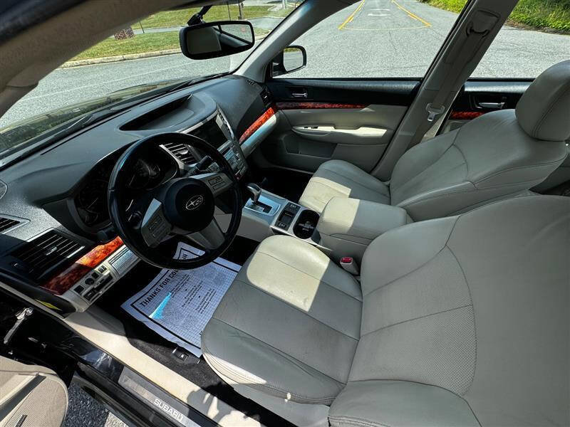 Used 2011 Subaru Legacy 3.6R Limited image 9