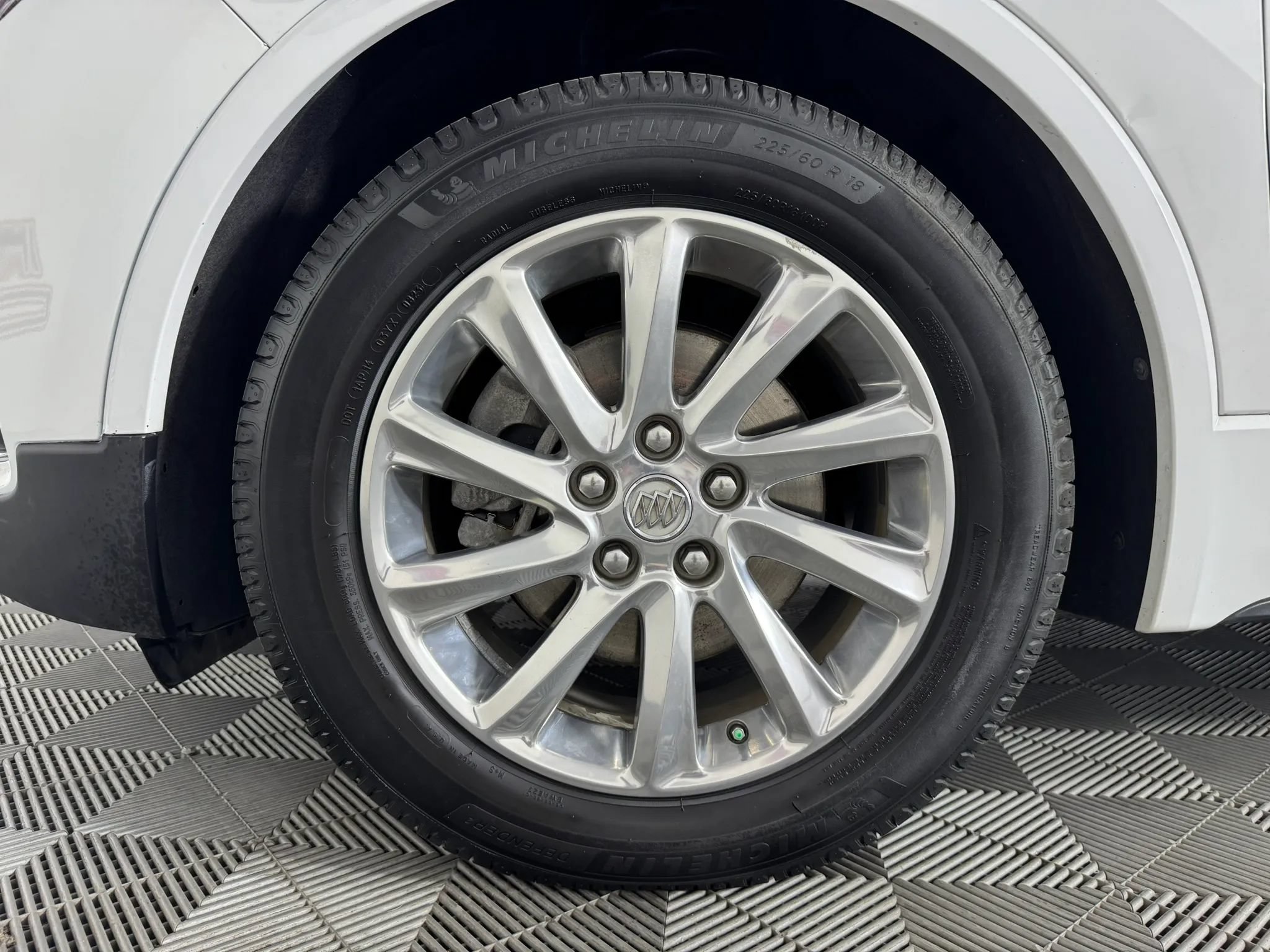 Used 2020 Buick Envision Essence FWD image 46