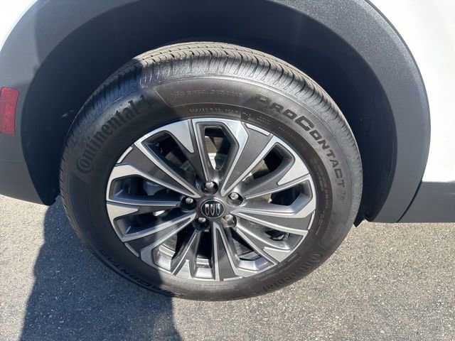 Used 2025 Buick Envision Preferred image 28