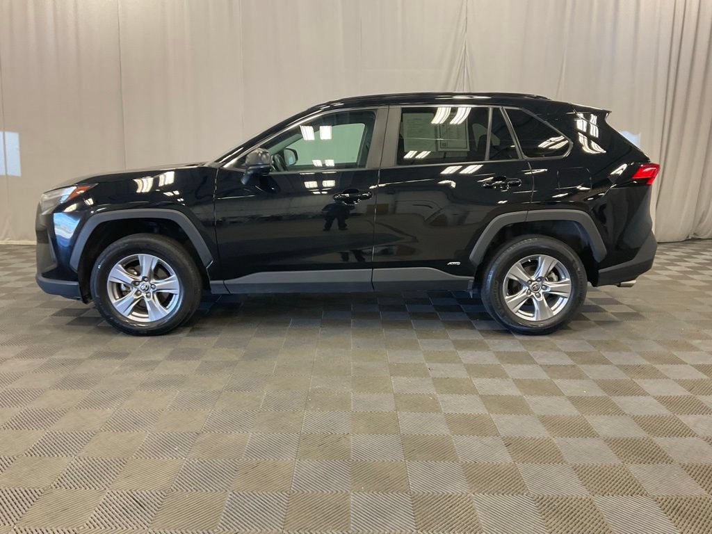 Used 2023 Toyota RAV4 LE AWD/4WD image 16