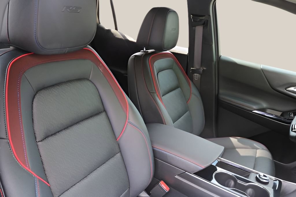 Used 2025 Chevrolet Equinox RS w/ Safety and Technology Package FWD image 19