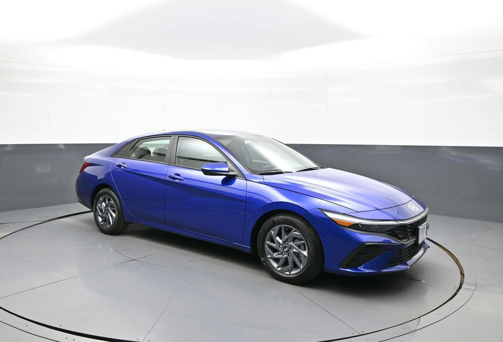 Certified 2024 Hyundai Elantra SEL FWD image 4