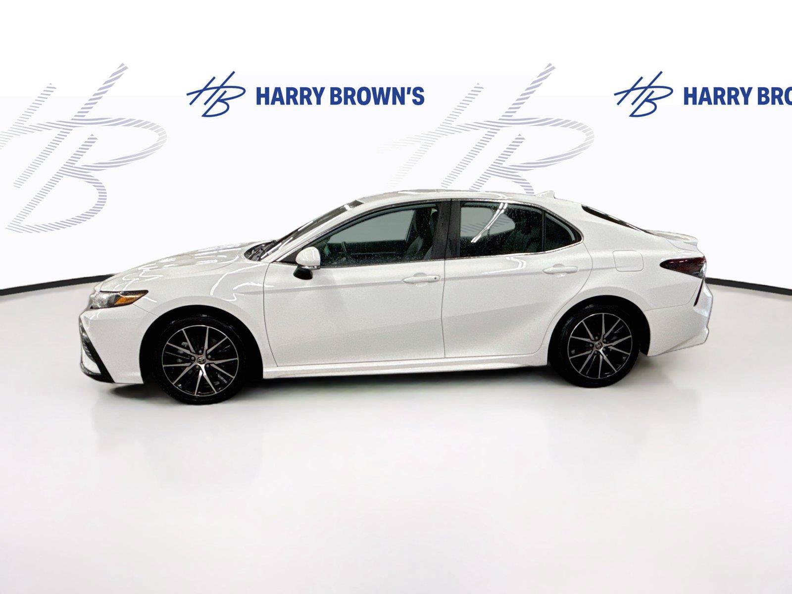 Used 2022 Toyota Camry SE FWD image 8