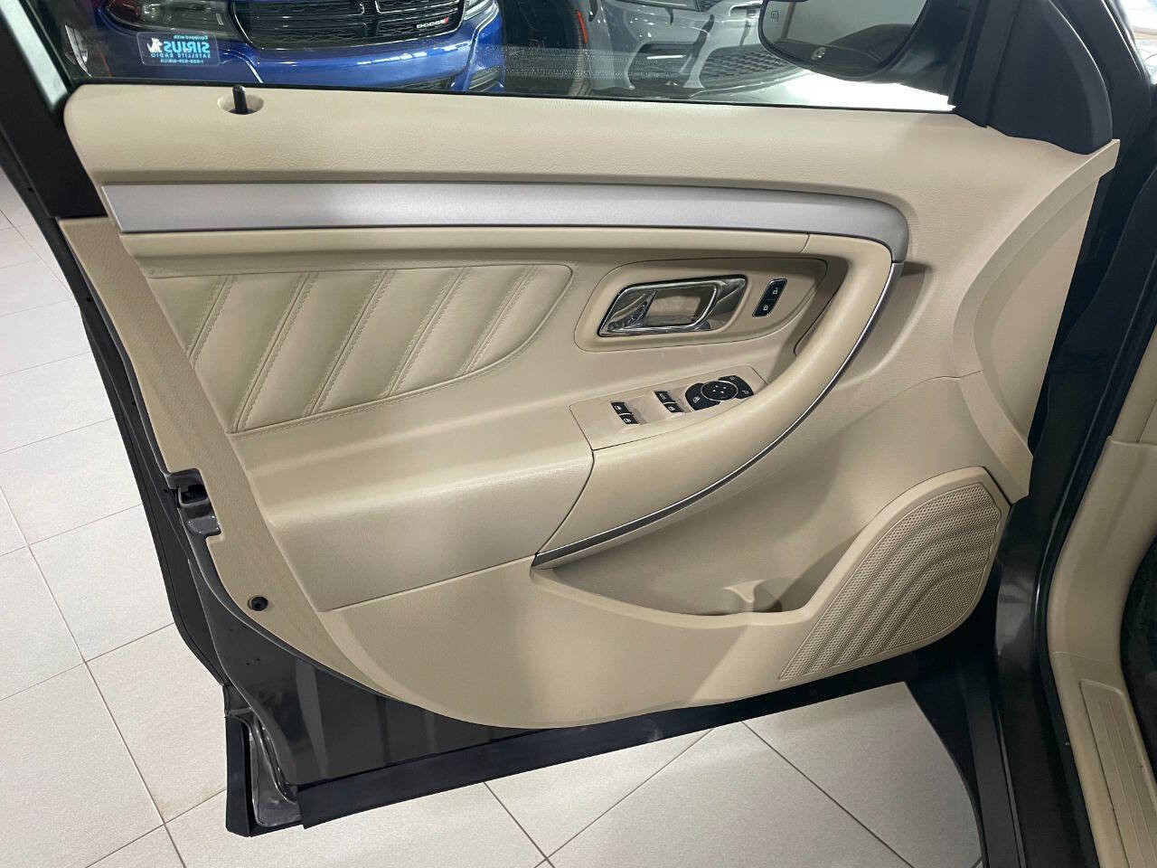 Used 2015 Ford Taurus SEL w/ Equipment Group 201A image 13