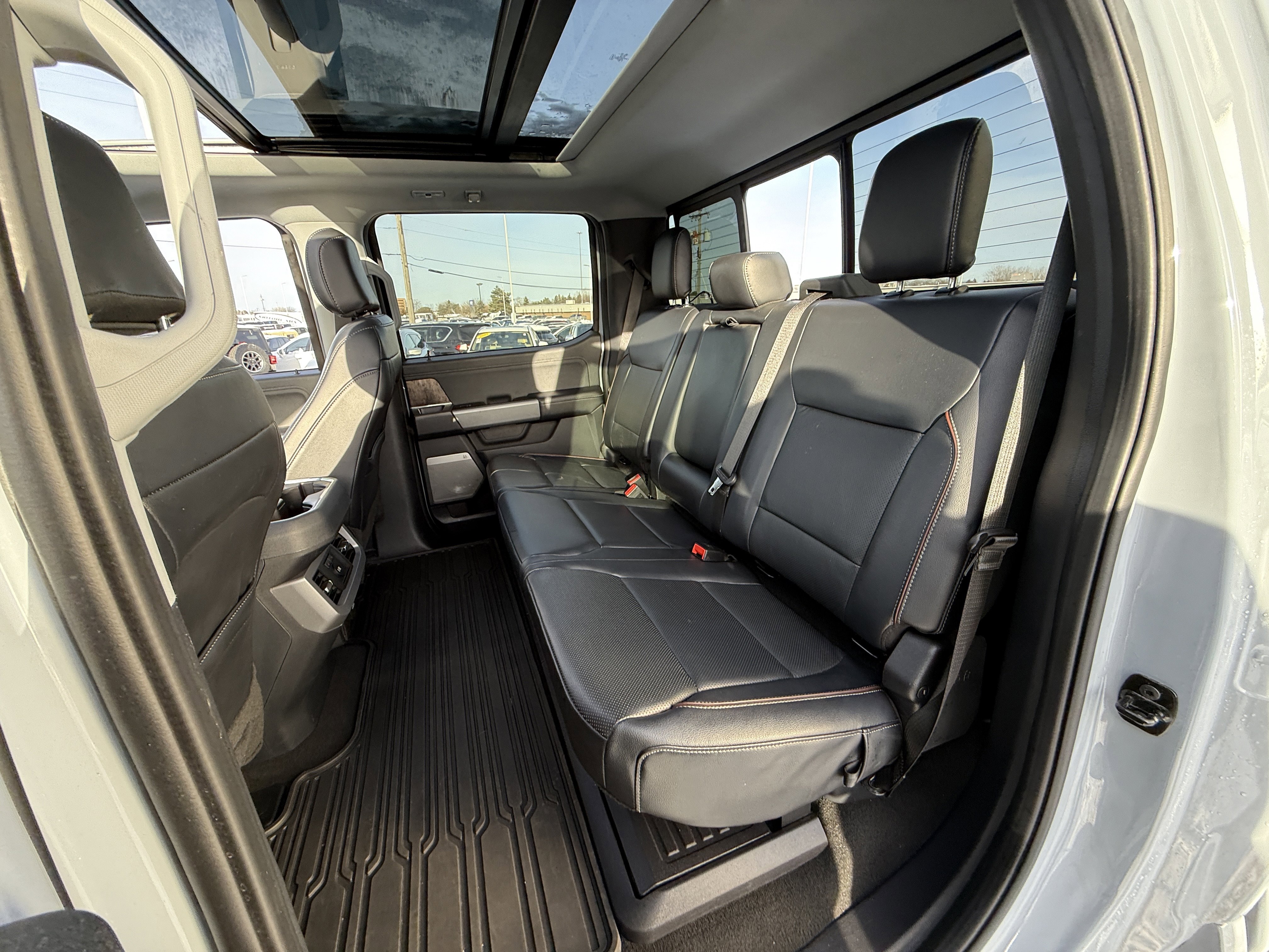 Used 2024 Ford F250 Lariat w/ Black Appearance Package image 36