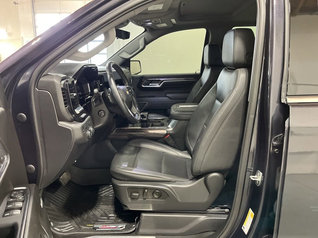 Used 2022 Chevrolet Silverado 1500 LTZ w/ LTZ Premium Package image 25