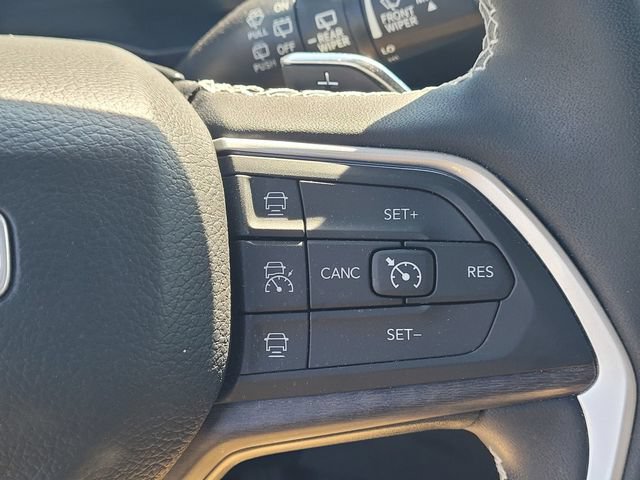 Used 2023 Jeep Grand Cherokee Limited AWD/4WD image 15
