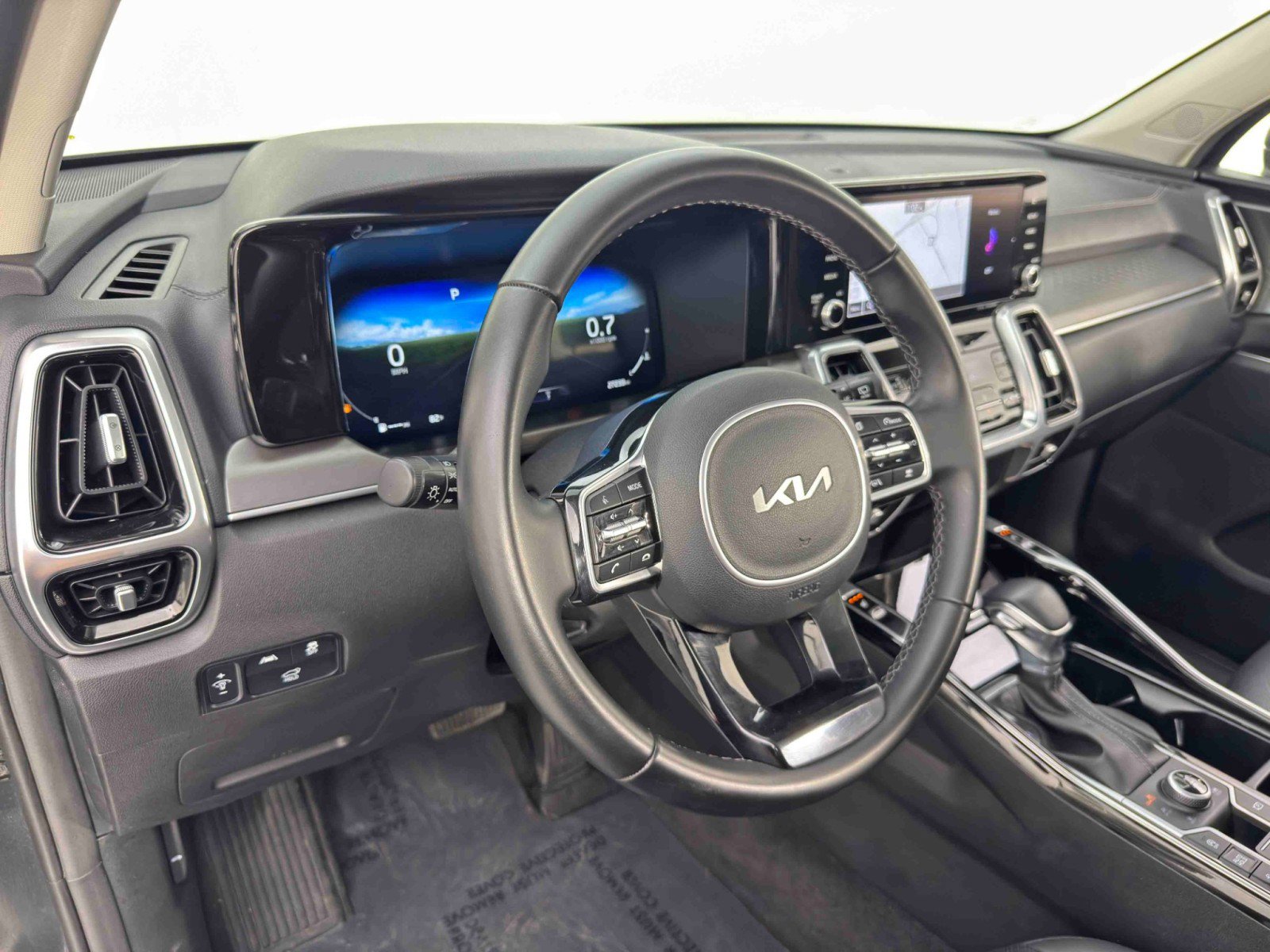 Used 2023 Kia Sorento SX AWD/4WD image 13
