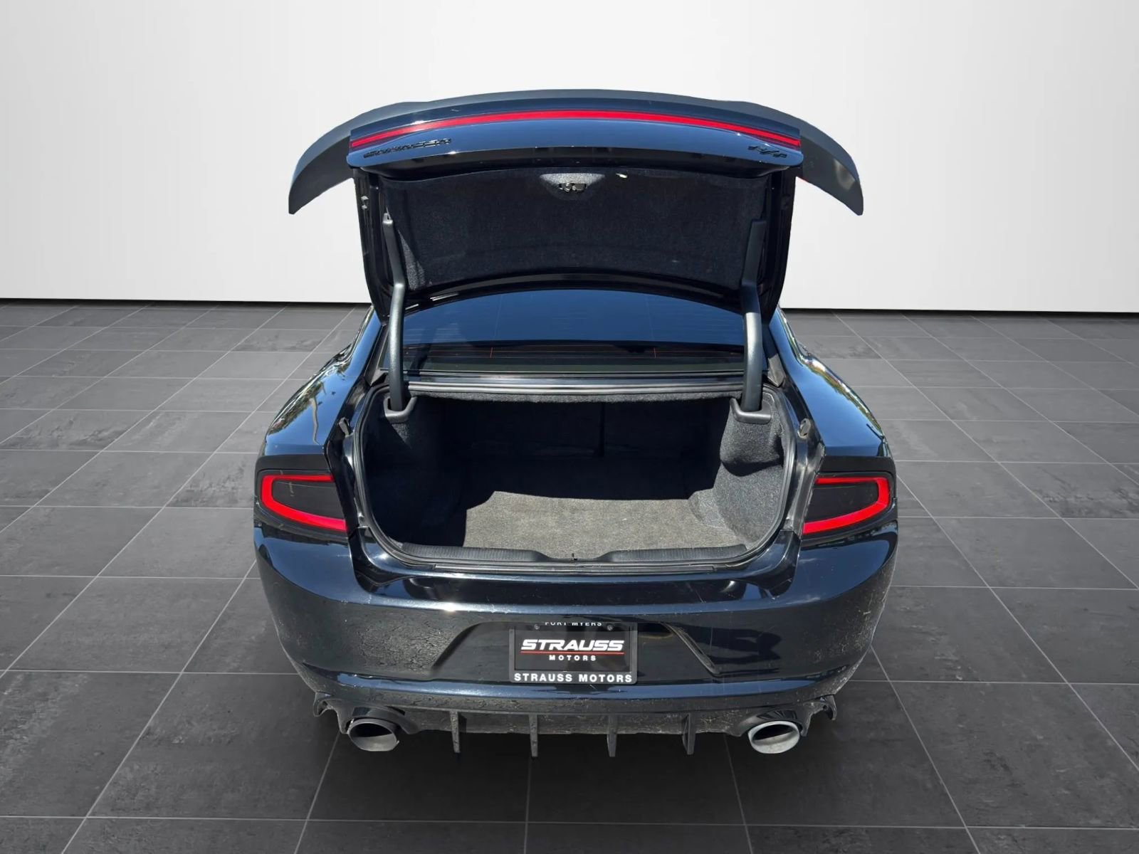 Used 2017 Dodge Charger R/T w/ Blacktop Package image 30