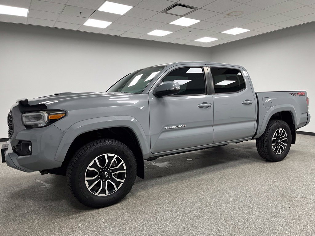 Used 2020 Toyota Tacoma TRD Sport w/ TRD Premium Sport Package AWD/4WD image 6